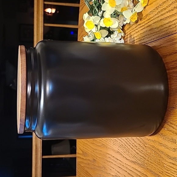 Rae Dunn TREATS & BRIBES Canister with Wooden Lid - Picture 4 of 11